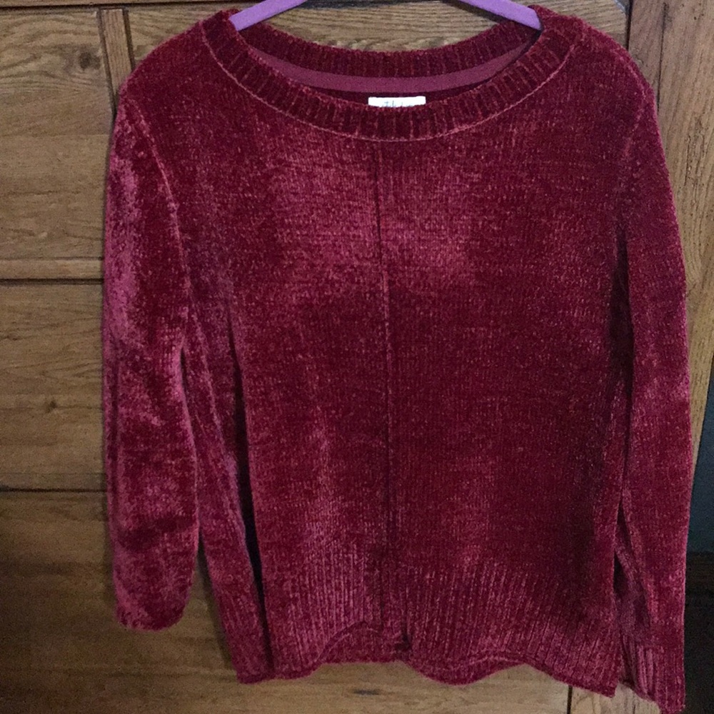 Soft wine colored sweater with side split
